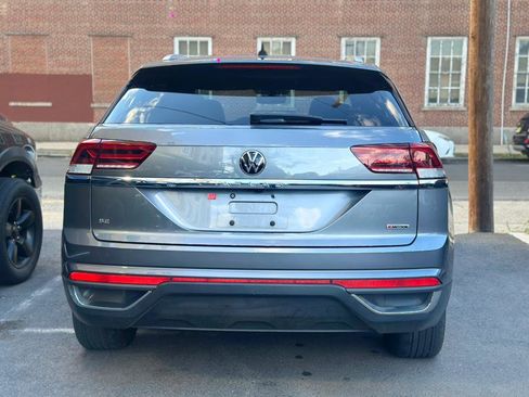 Used 2022 Volkswagen Atlas Cross Sport SE image 5