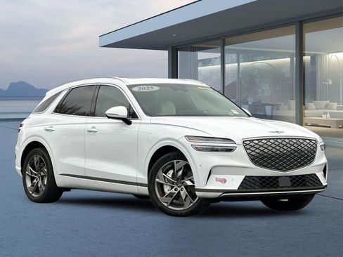 Used 2025 Genesis Electrified GV70 Advanced w/ Prestige Package image 2