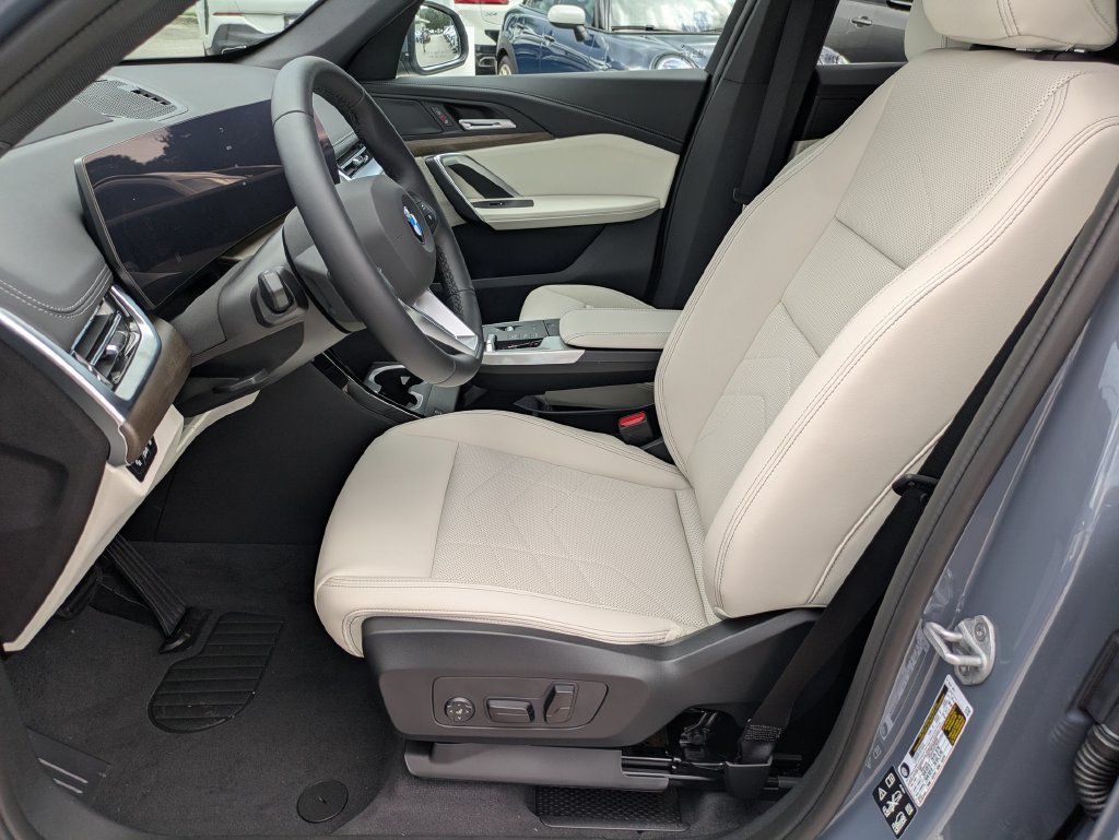 New 2027 BMW X1 xDrive28i AWD/4WD image 12
