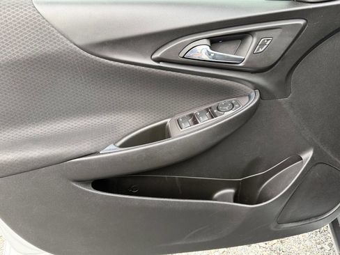 Used 2017 Chevrolet Malibu LT image 13