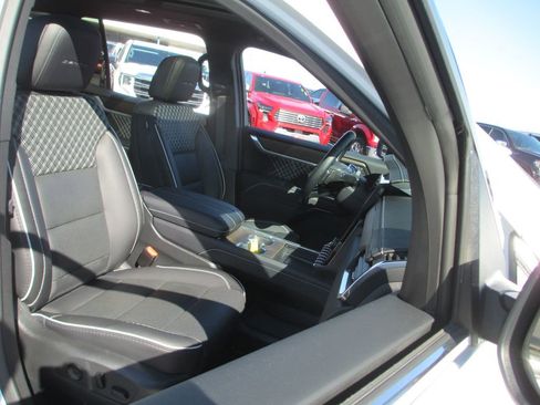Used 2024 GMC Acadia Denali w/ Super Cruise Package AWD/4WD image 24