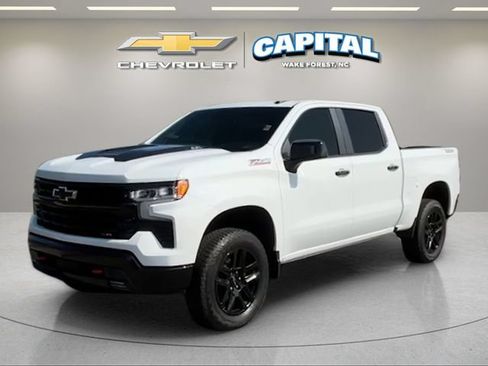 Used 2025 Chevrolet Silverado 1500 LT Trail Boss w/ Convenience Package II AWD/4WD image 1