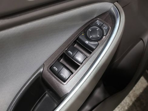 Used 2017 Chevrolet Malibu LT image 14