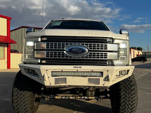 Used 2017 Ford F250 Platinum AWD/4WD image 7