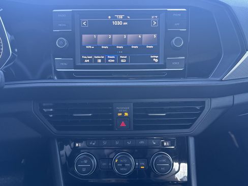 Used 2021 Volkswagen Jetta R-Line image 12