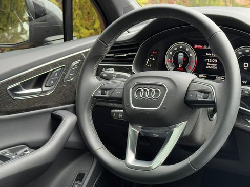 Used 2025 Audi Q7 2.0T Premium w/ Convenience Plus Package image 12