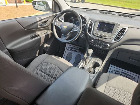 Used 2024 Chevrolet Equinox LT image 43