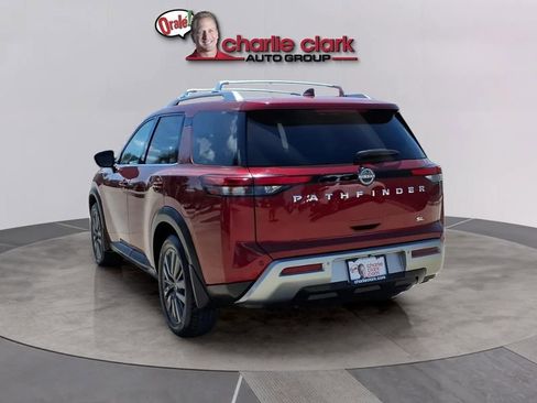 Used 2022 Nissan Pathfinder SL w/ SL Premium Package FWD image 3