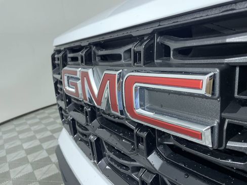Used 2025 GMC Canyon Elevation RWD image 31