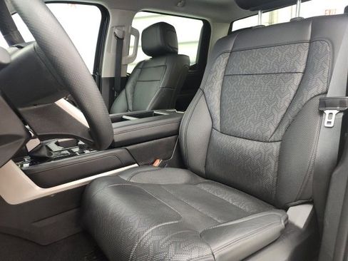 Used 2024 Toyota Tundra Limited image 13