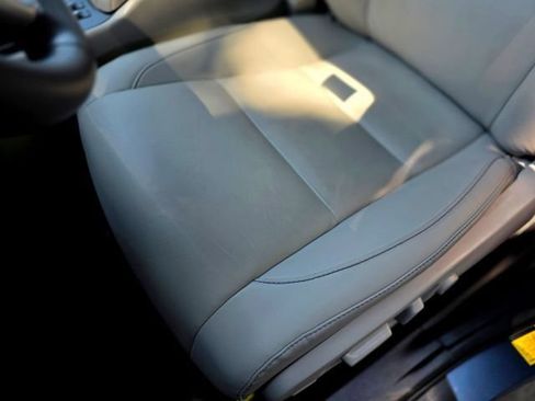 Used 2019 Toyota Highlander XLE AWD/4WD image 38