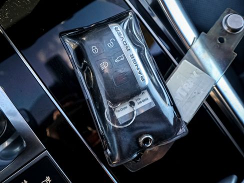 Used 2017 Land Rover Range Rover Sport HSE image 35