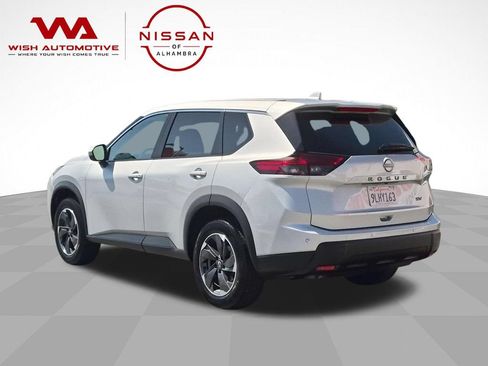 Certified 2024 Nissan Rogue SV FWD image 7