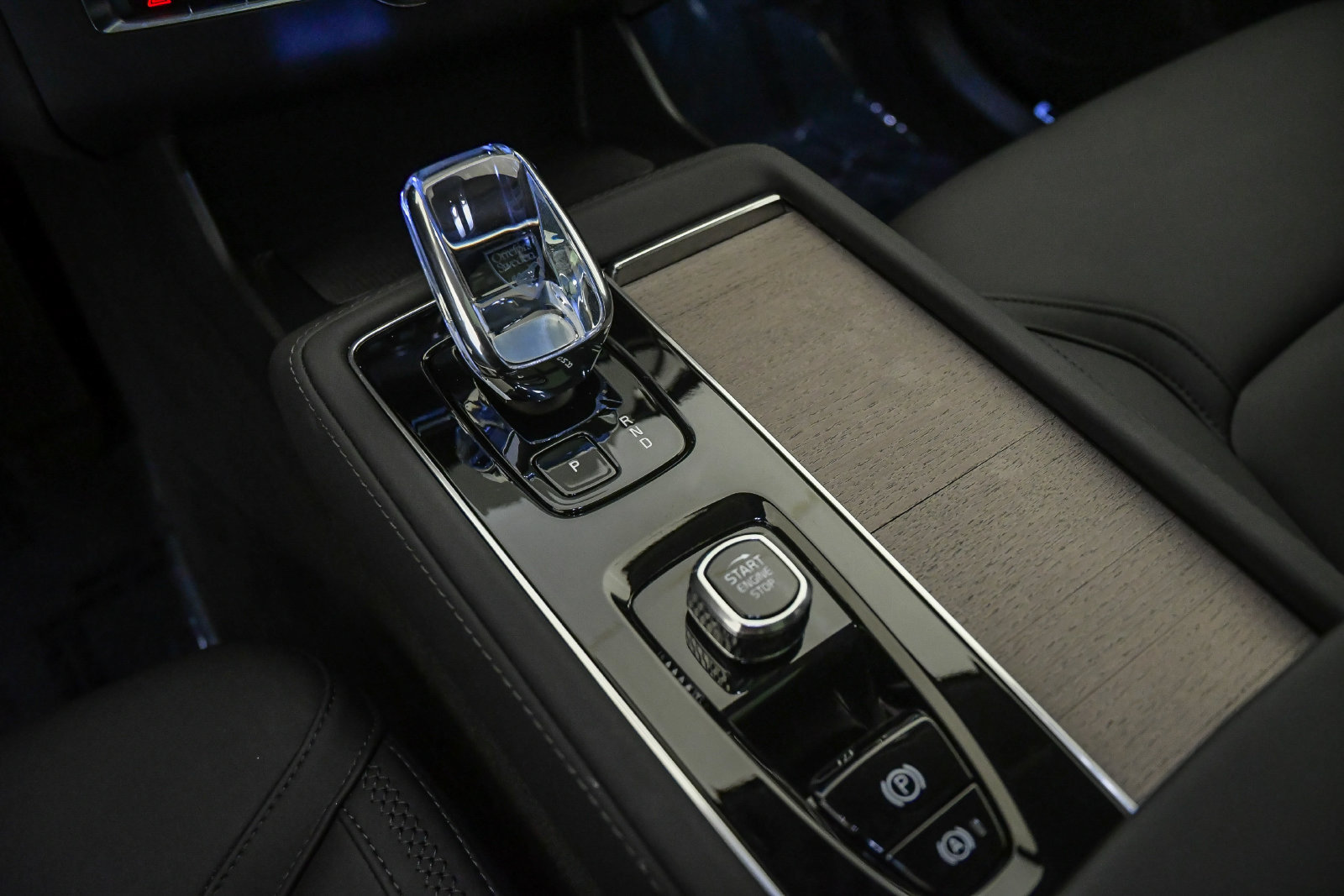 Certified 2026 Volvo XC90 B6 Plus AWD/4WD image 21