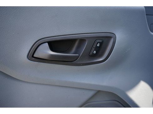 Used 2015 Ford Transit 150 XLT image 17