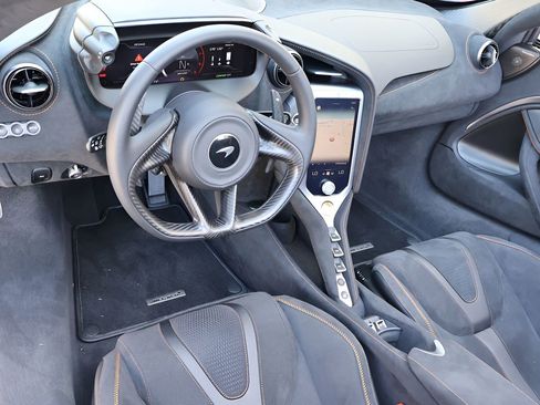 Used 2026 McLaren 750S Spider image 14