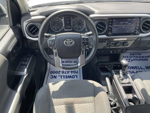 Used 2022 Toyota Tacoma SR5 w/ Technology Package RWD image 11