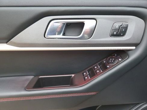 Used 2025 Ford Explorer ST-Line w/ Premium Package image 10