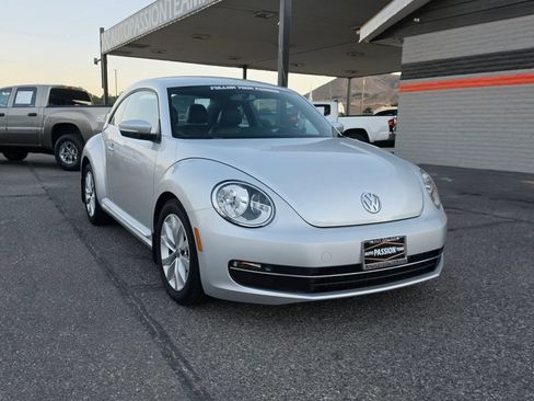 Used 2013 Volkswagen Beetle TDI FWD image 7