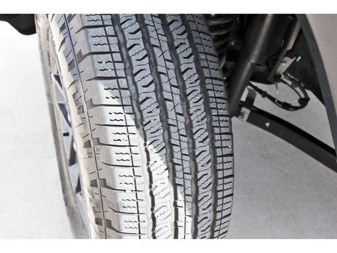 Used 2024 Jeep Wrangler Sport S image 30