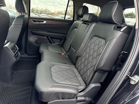 Certified 2025 Volkswagen Atlas SEL Premium R-Line image 26