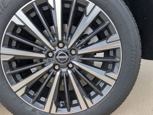 New 2026 Nissan Pathfinder Platinum FWD image 7