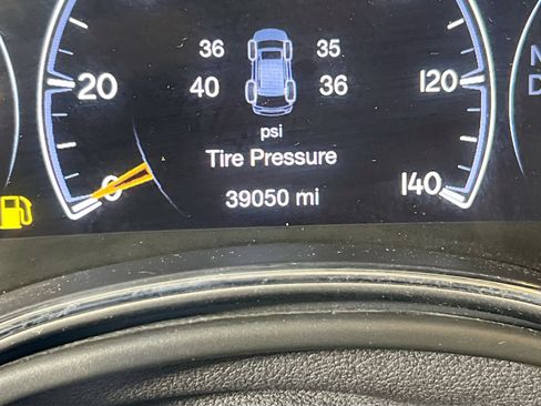 Used 2022 Jeep Grand Cherokee Limited image 11