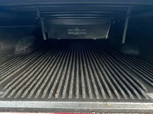 Used 2016 Nissan Frontier SV image 16