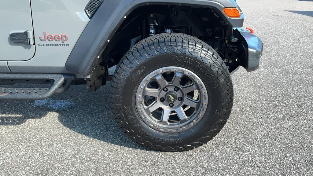 Used 2022 Jeep Gladiator Mojave w/ Trailer Tow Package AWD/4WD image 12
