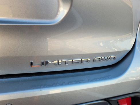 Used 2023 Toyota Highlander Limited image 5