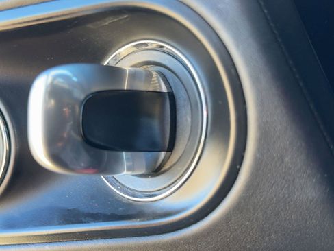 Used 2022 Porsche Macan S image 21