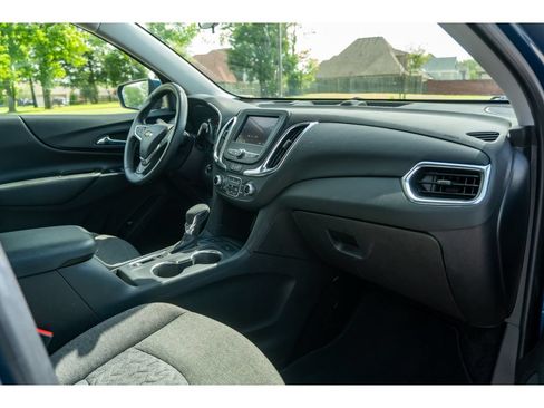 Used 2024 Chevrolet Equinox LT AWD/4WD image 17
