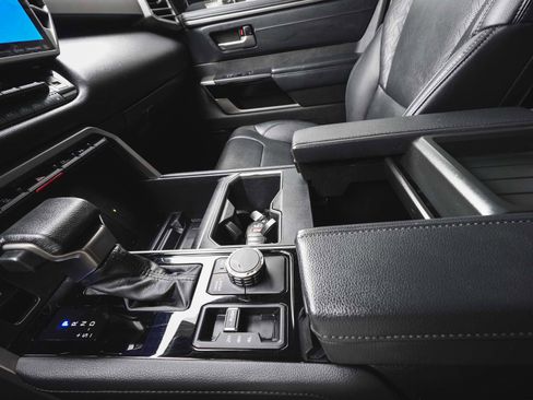 Used 2024 Toyota Tundra Limited image 28