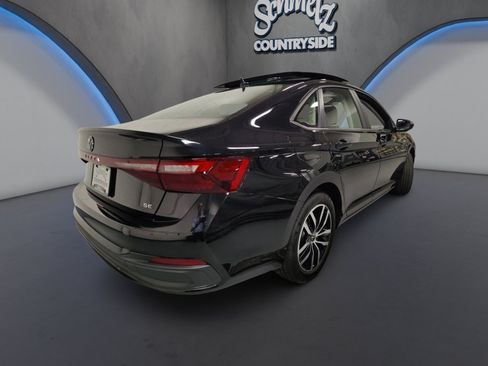 Used 2025 Volkswagen Jetta SE w/ Sunroof Package FWD image 10