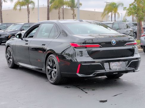 Used 2026 BMW 740i w/ Premium Package RWD image 8