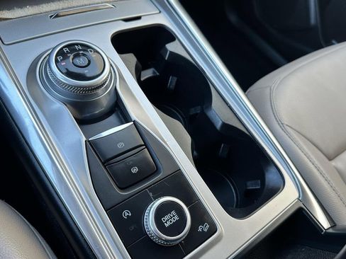 Used 2020 Ford Explorer XLT w/ Equipment Group 202A image 18