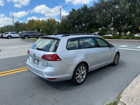 Used 2015 Volkswagen Golf S image 5