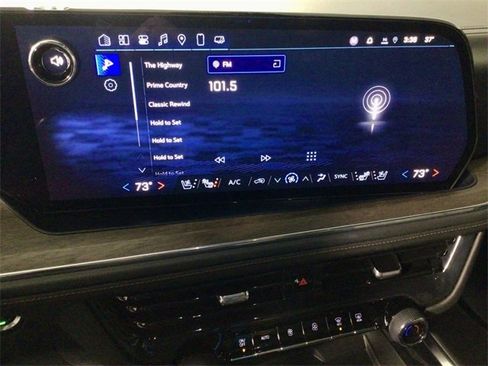 Used 2025 Chevrolet Suburban High Country image 20