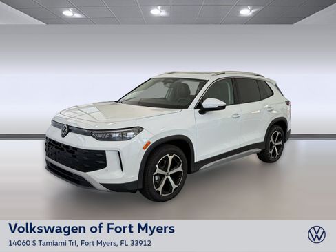 New 2026 Volkswagen Tiguan SE FWD image 1