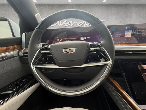 Used 2025 Cadillac Escalade ESV Premium Luxury Platinum w/ LPO, Floor Liner Package AWD/4WD image 21