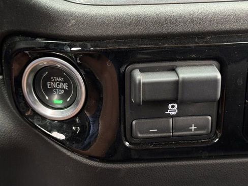 Used 2025 Chevrolet Silverado 1500 LT image 19