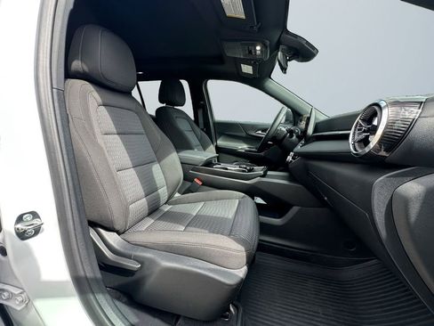 Certified 2026 Chevrolet Equinox LT FWD image 11