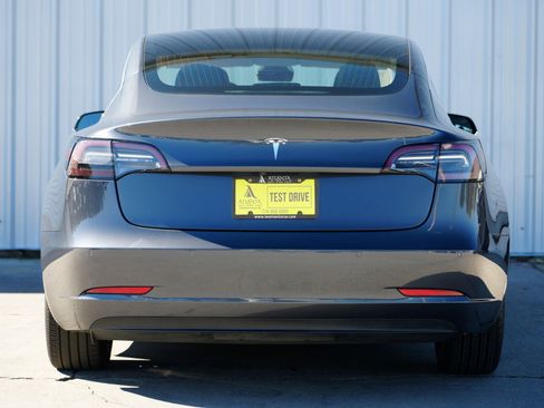 Used 2020 Tesla Model 3 Standard Range Plus image 10