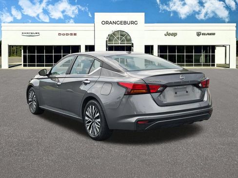 Used 2025 Nissan Altima 2.5 SV FWD image 6