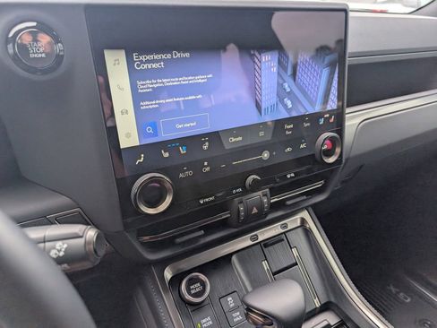 Used 2025 Lexus GX 550 w/ Accessory Package (2T) image 9