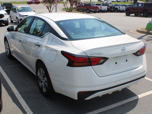 Used 2022 Nissan Altima 2.5 S FWD image 7