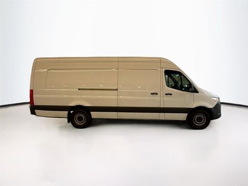 Used 2025 Mercedes-Benz Sprinter 2500 image 22