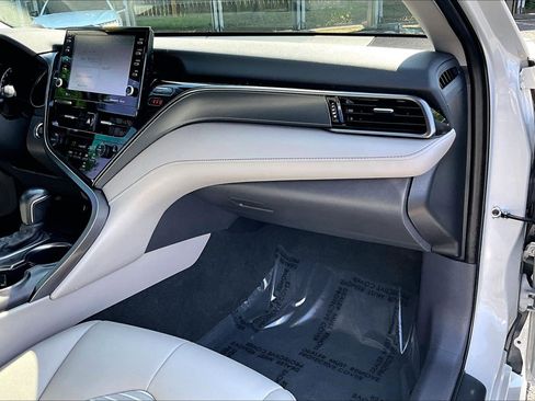 Used 2023 Toyota Camry SE w/ Cold Weather Package image 15