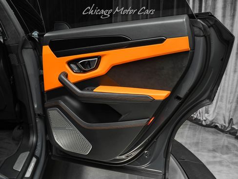 Used 2021 Lamborghini Urus AWD/4WD image 37