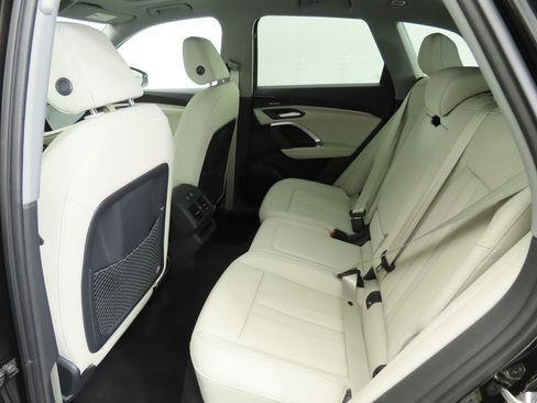 Certified 2025 Audi Q5 Premium Plus w/ Premium Plus AWD/4WD image 24